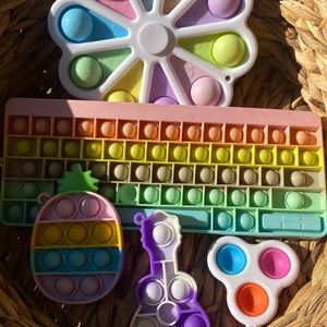 BUNDLE of FIDGET TOYS!!